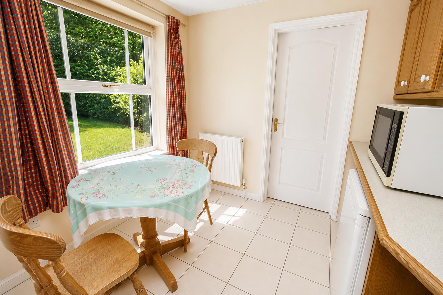 4 bed property in Meadowside, Reading